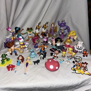 Lot Of Disney PVC And Plastic Figures Cake Toppers C3‎
